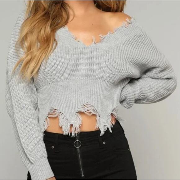 Hera Collection Gray Distressed Look Deep V-Neck Pullover Cropped Sweater Size S - Picture 2 of 6